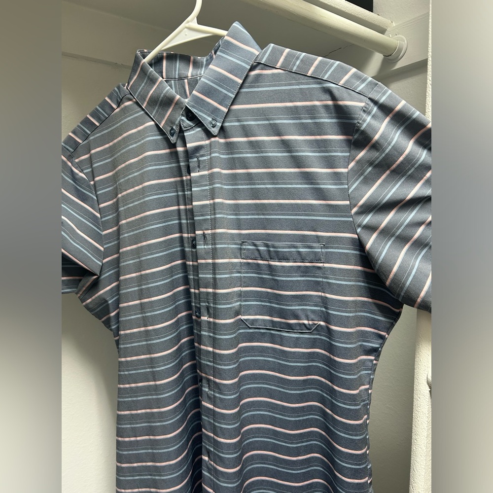 Mizzen + Main short sleeve button down shirt